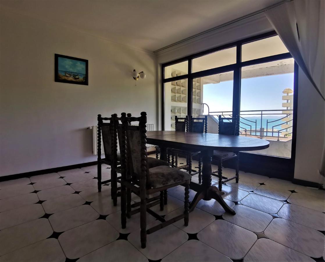 Lazur Seaview Apartment Pomorie Exteriör bild