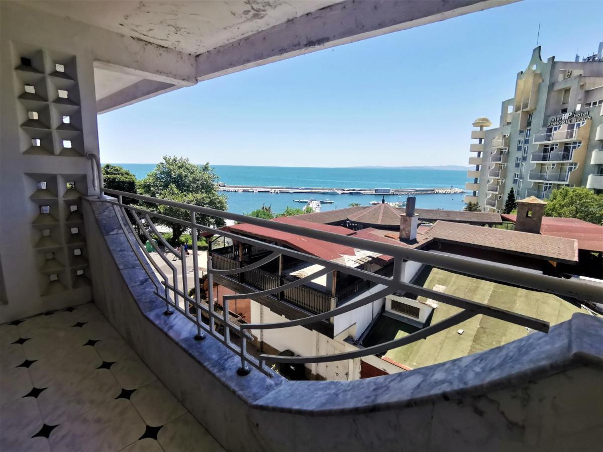 Lazur Seaview Apartment Pomorie Exteriör bild